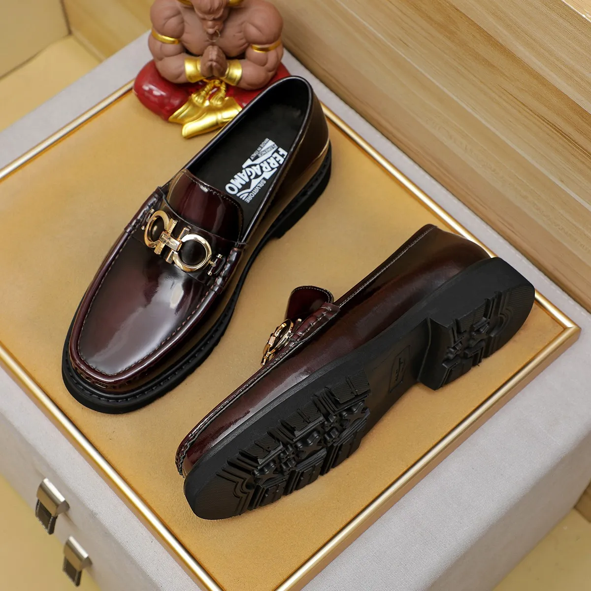 Men's shoes 💰500 Ferragamo [Ferragamo] top imported suit men's shoes 💯Original copy of the official website, product materials: selected imported embossed calfskin + luxury hardware buckle accessories ~ imported water-dyed cow 🐂 leather lining. Strong three-dimensional visual effect, original combination outsole, multiple colors available😘 Size: 38-44 (.45.46. Customized)